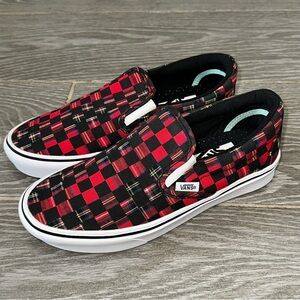 Vans Off The Wall ComfyCush Slip-On Plaid Red Black Checkerboard EUC M6 W7.5